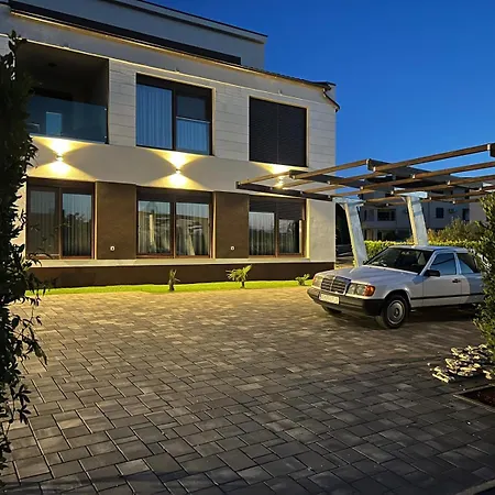 Residence 4U Malinska Buitenkant foto