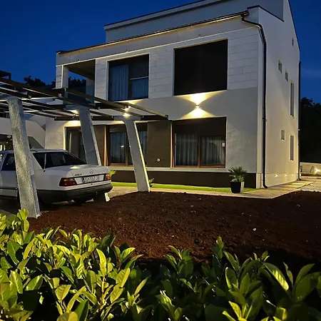 Residence 4U Malinska Buitenkant foto