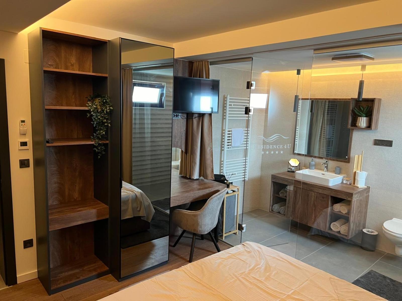 Apartment 4u *